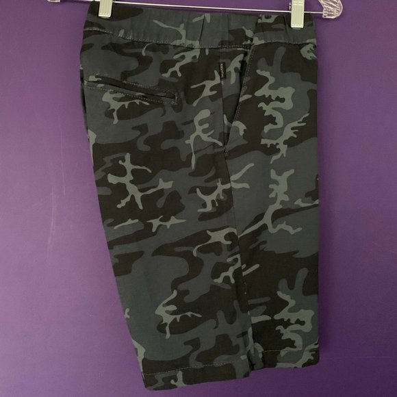 Ring of Fire Other - Men's Elastic Waist Camo Shorts Size Large